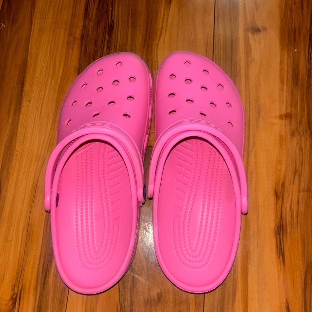 Pink crocs